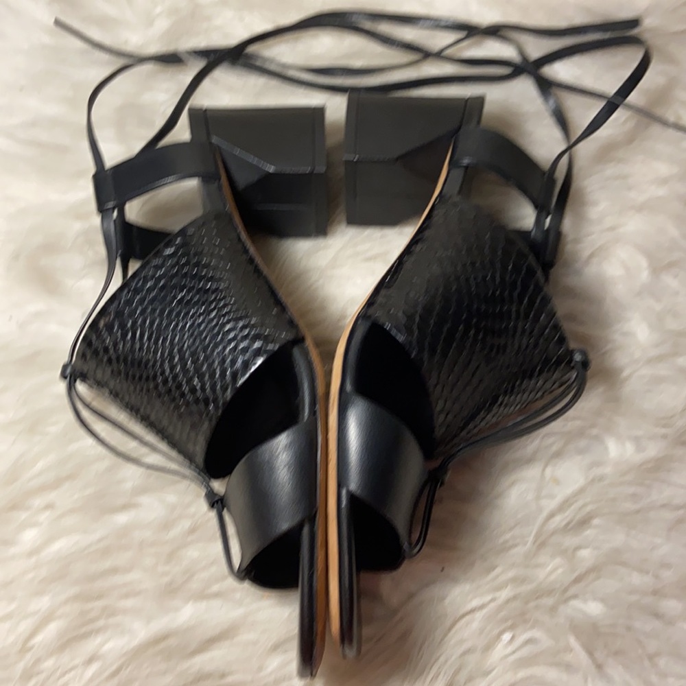 Vince Dunaway Strappy Block Sandal Black Leather - Picture 11 of 16